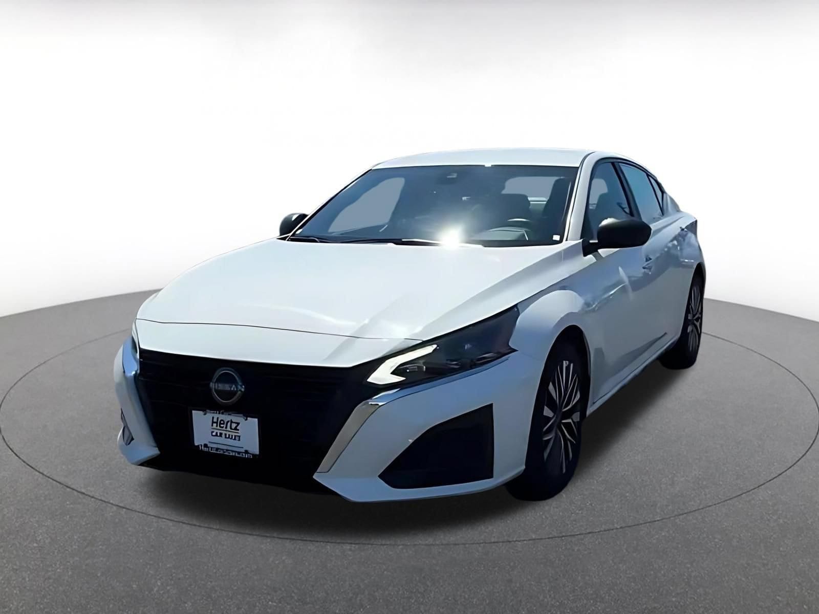 2025 Nissan Altima SV - Photo 6