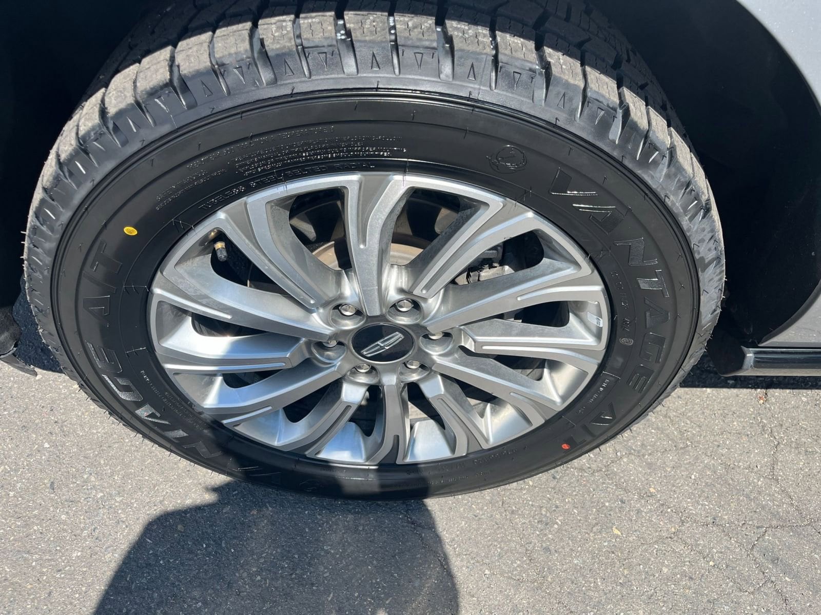 Thumbnail: 2023 Lincoln Navigator - 30