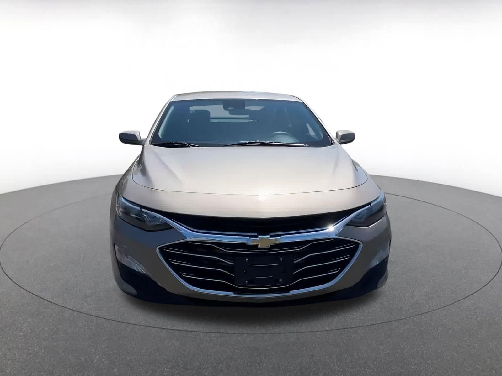 Thumbnail: 2023 Chevrolet Malibu - 4