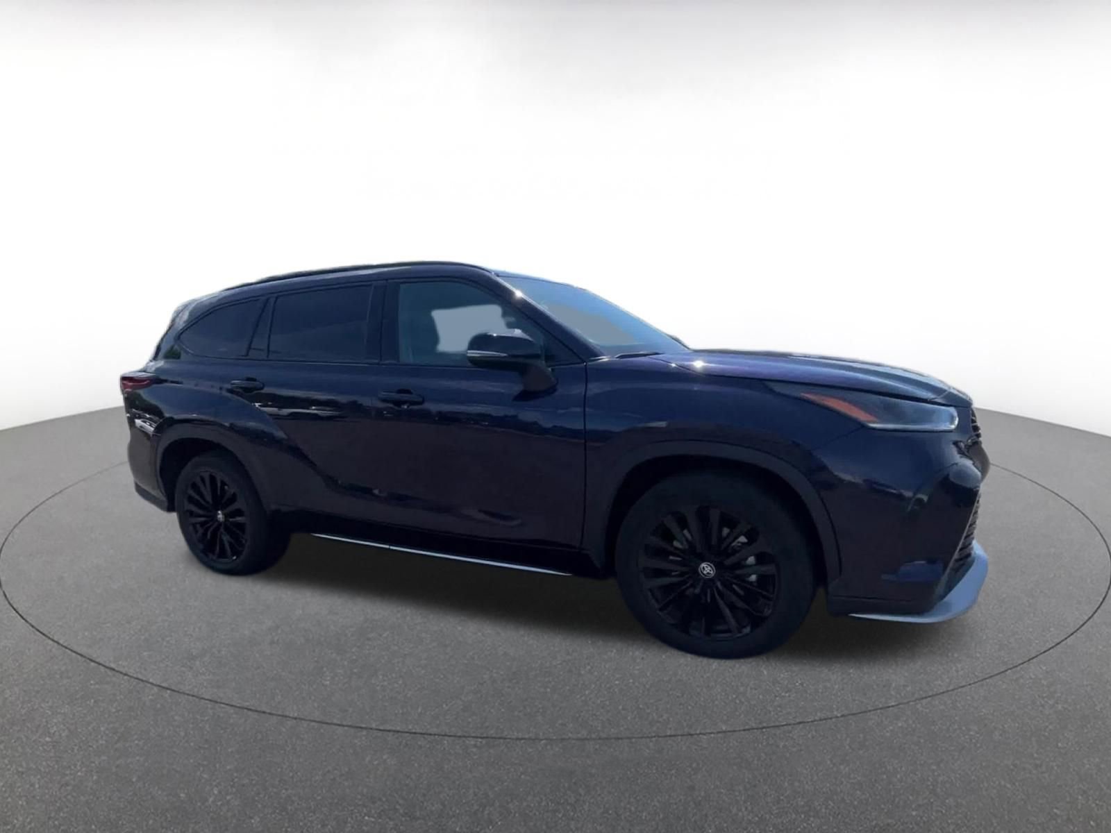 Thumbnail: 2025 Toyota Highlander - 2