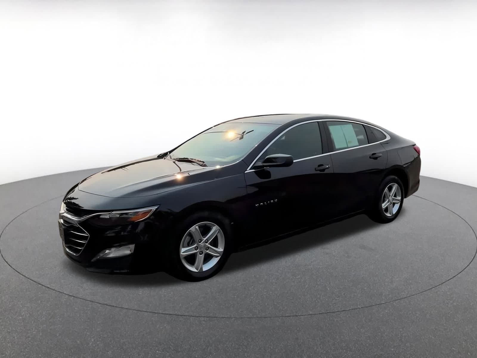Thumbnail: 2023 Chevrolet Malibu - 8