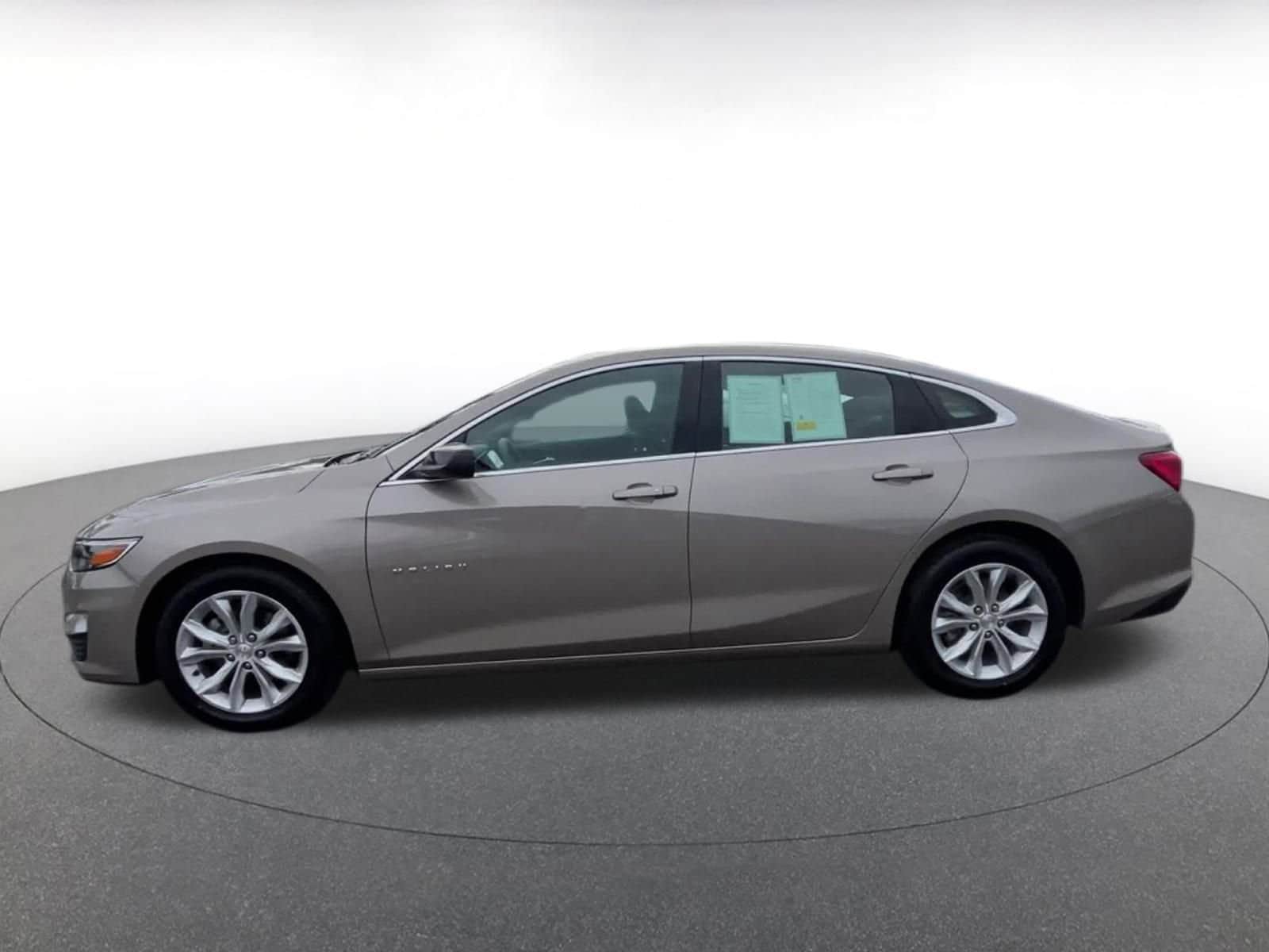 Thumbnail: 2023 Chevrolet Malibu - 9