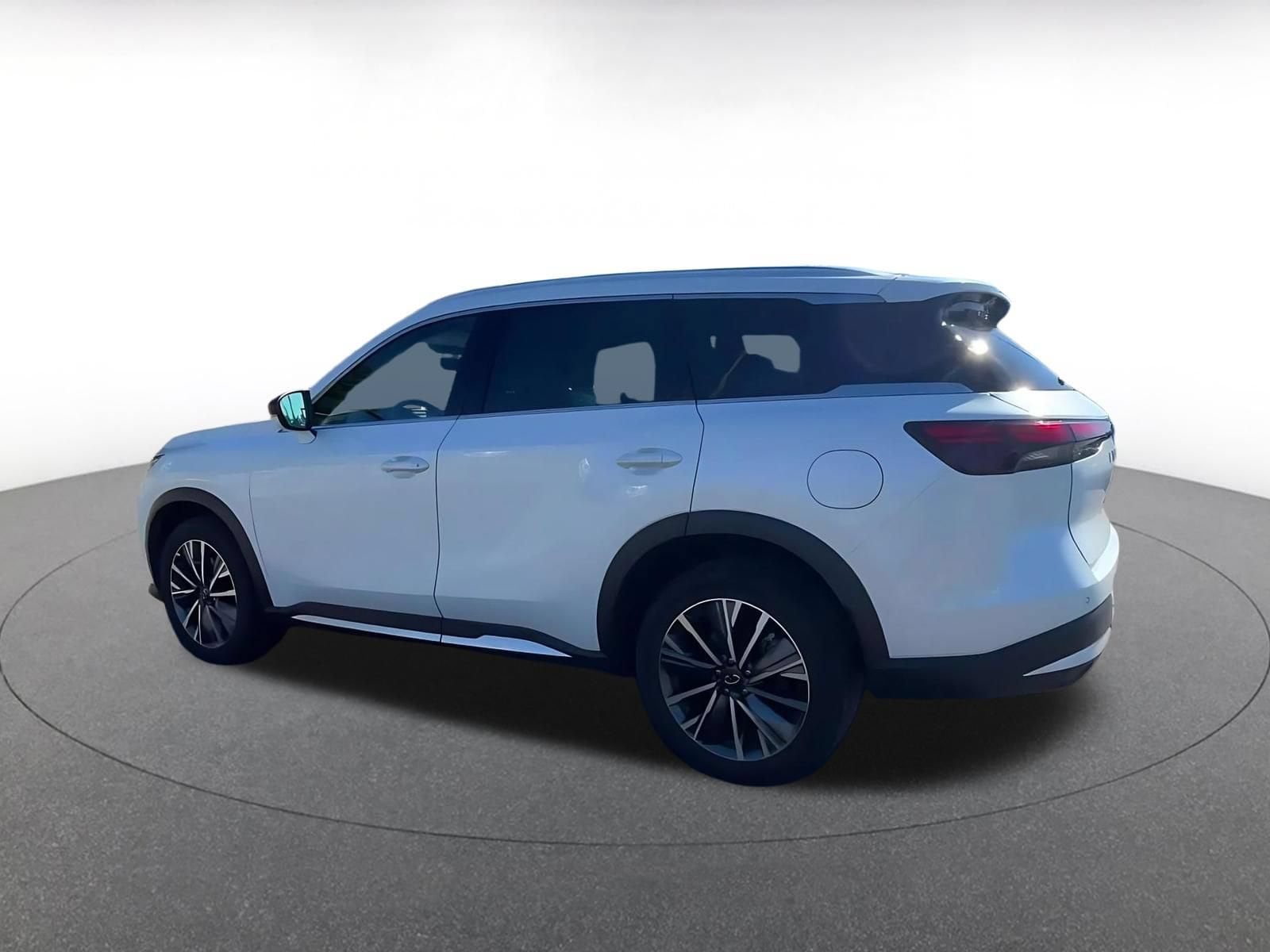Thumbnail: 2026 INFINITI QX60 - 10