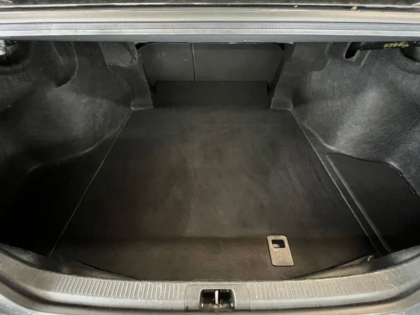 Thumbnail: 2025 Toyota Camry - 31