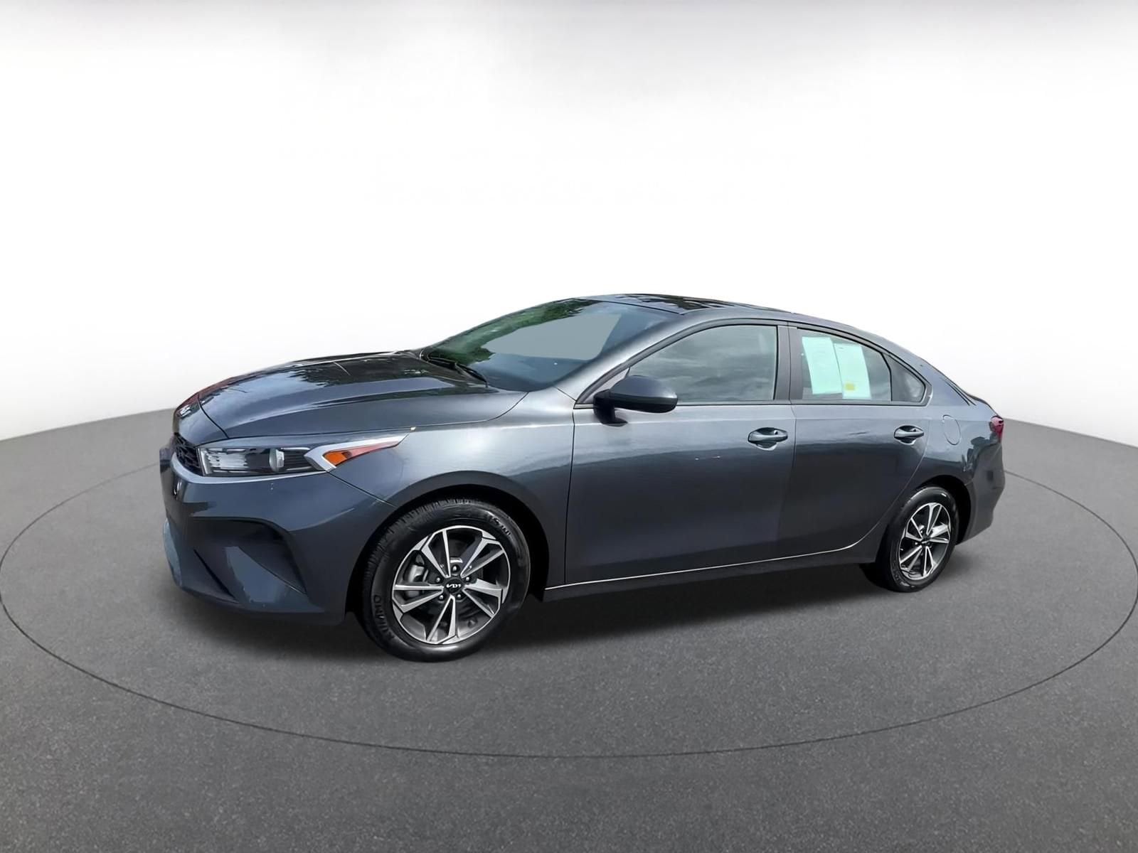 Thumbnail: 2024 Kia Forte - 9