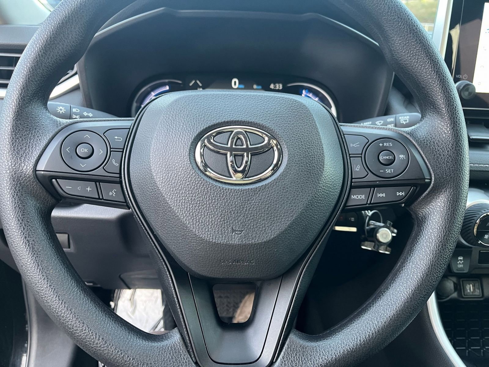 Thumbnail: 2025 Toyota RAV4 - 28