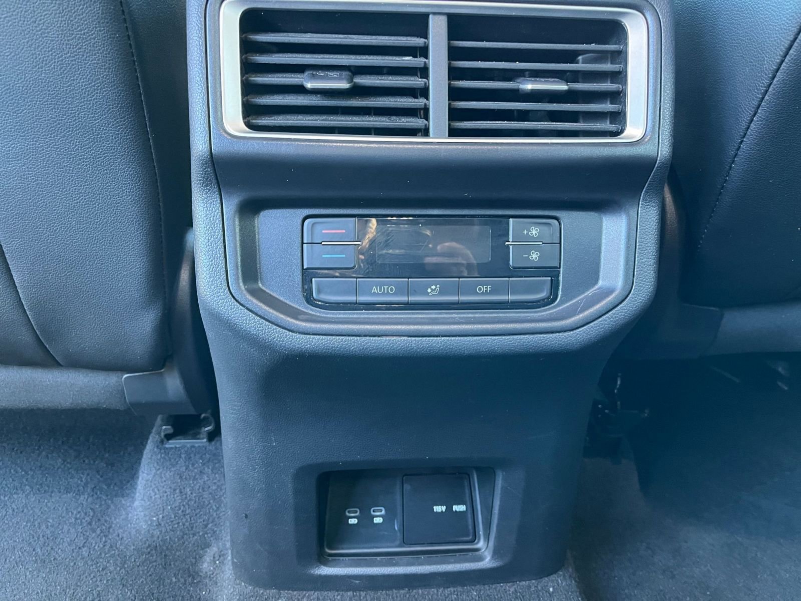 Thumbnail: 2025 Volkswagen Atlas - 24