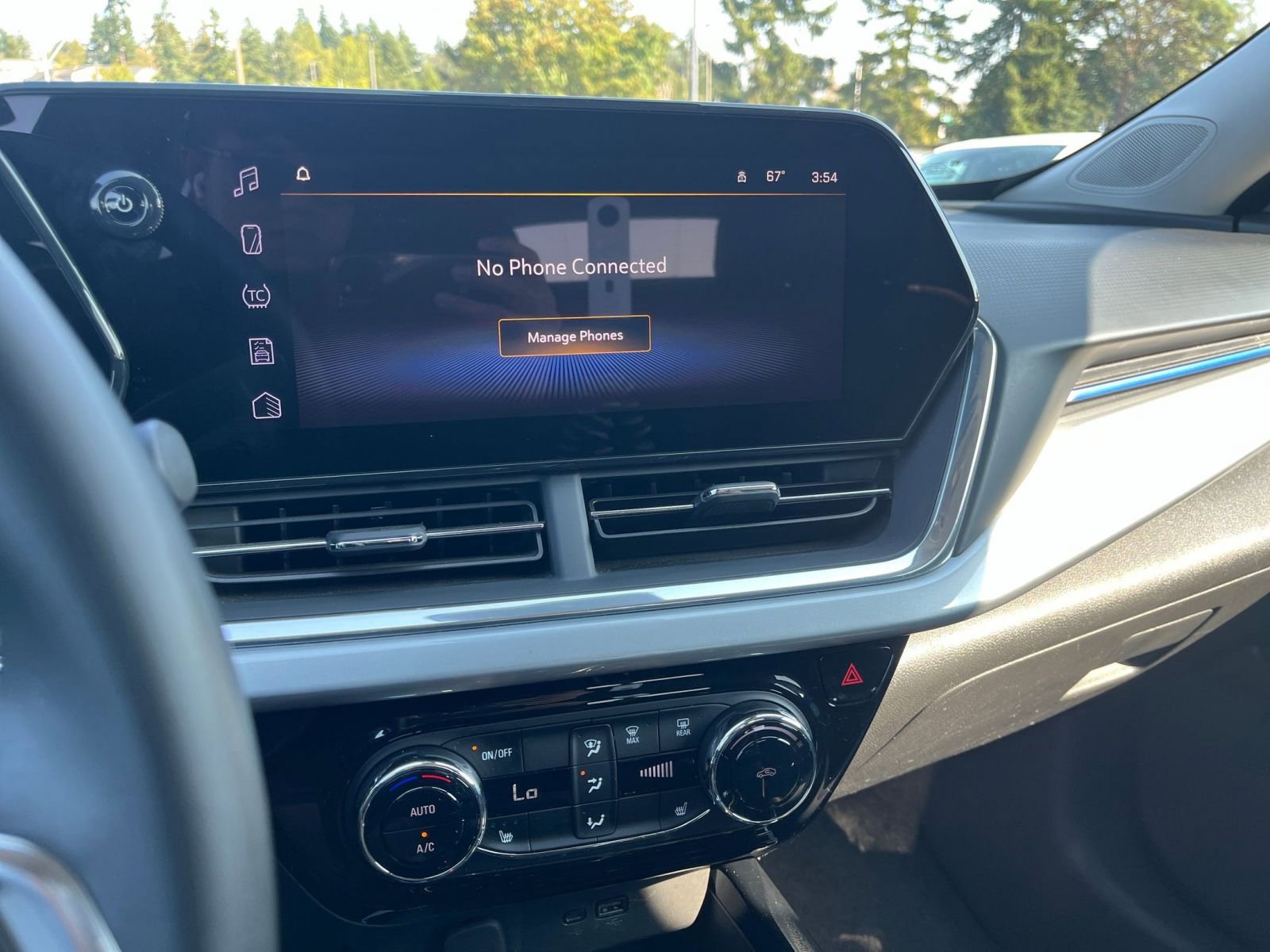 Thumbnail: 2024 Chevrolet Trax - 21