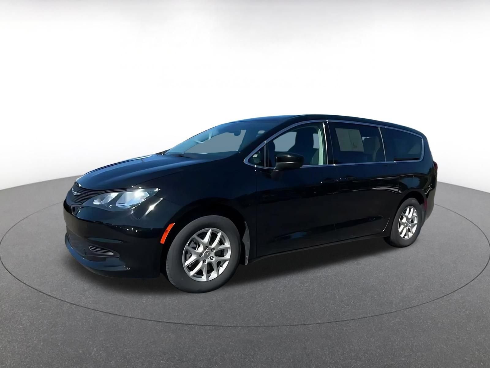 Thumbnail: 2024 Chrysler Voyager - 8