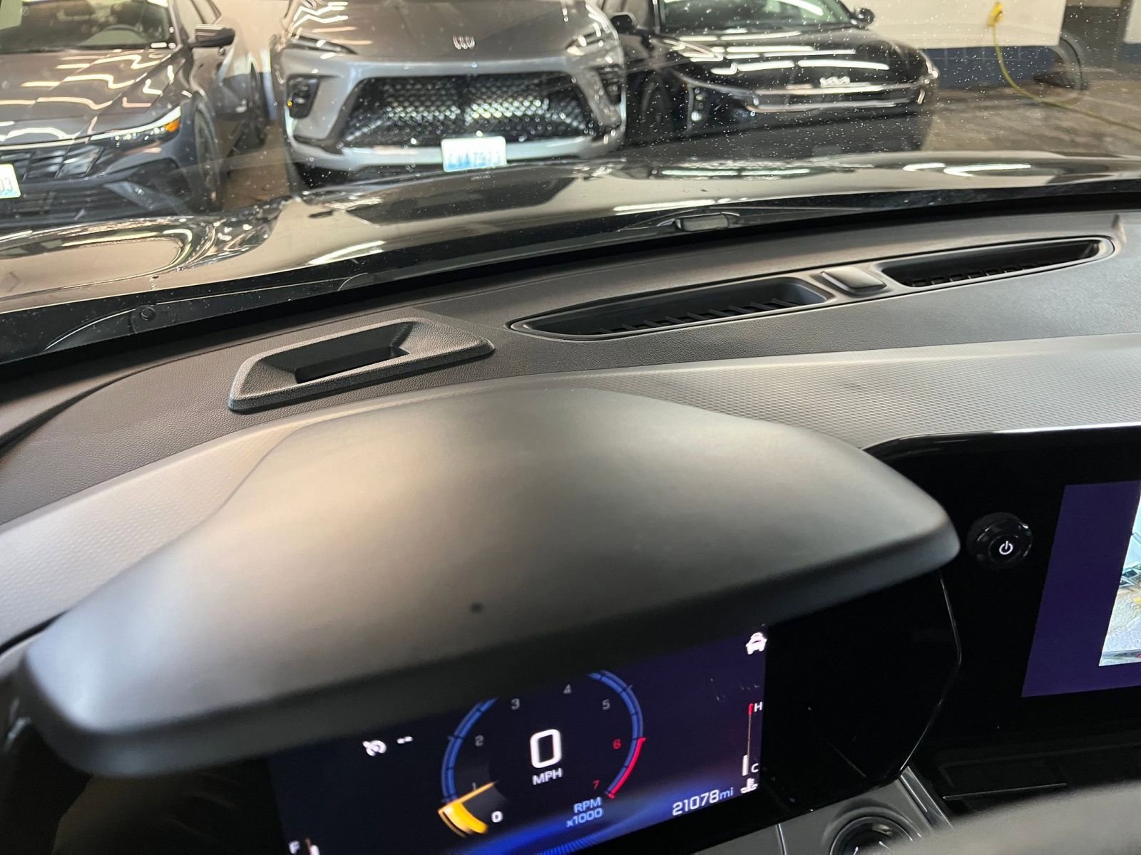 Thumbnail: 2025 Chevrolet Trax - 34