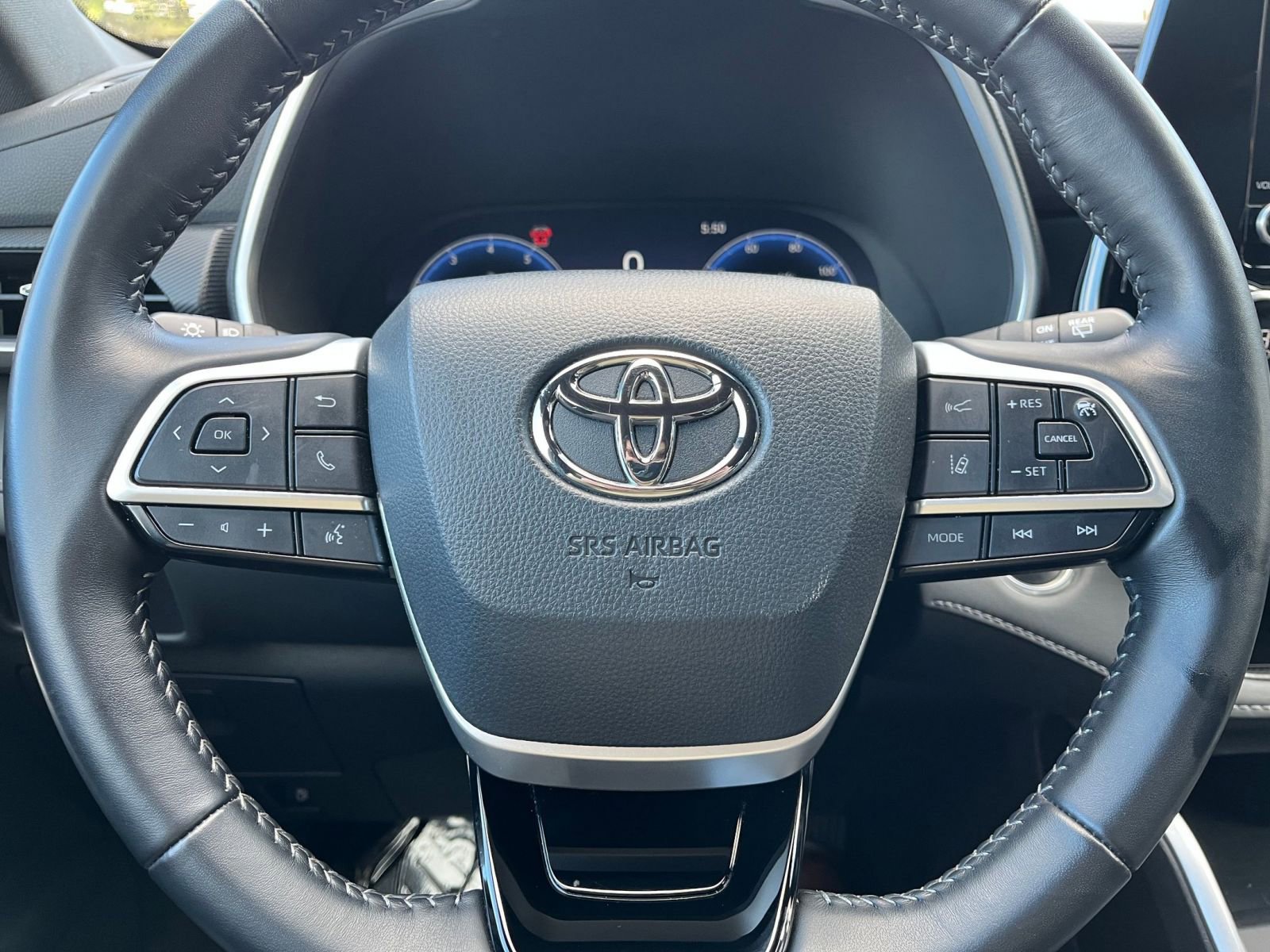 Thumbnail: 2025 Toyota Highlander - 29