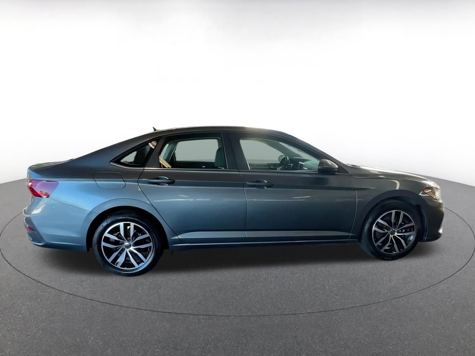 Thumbnail: 2025 Volkswagen Jetta - 16