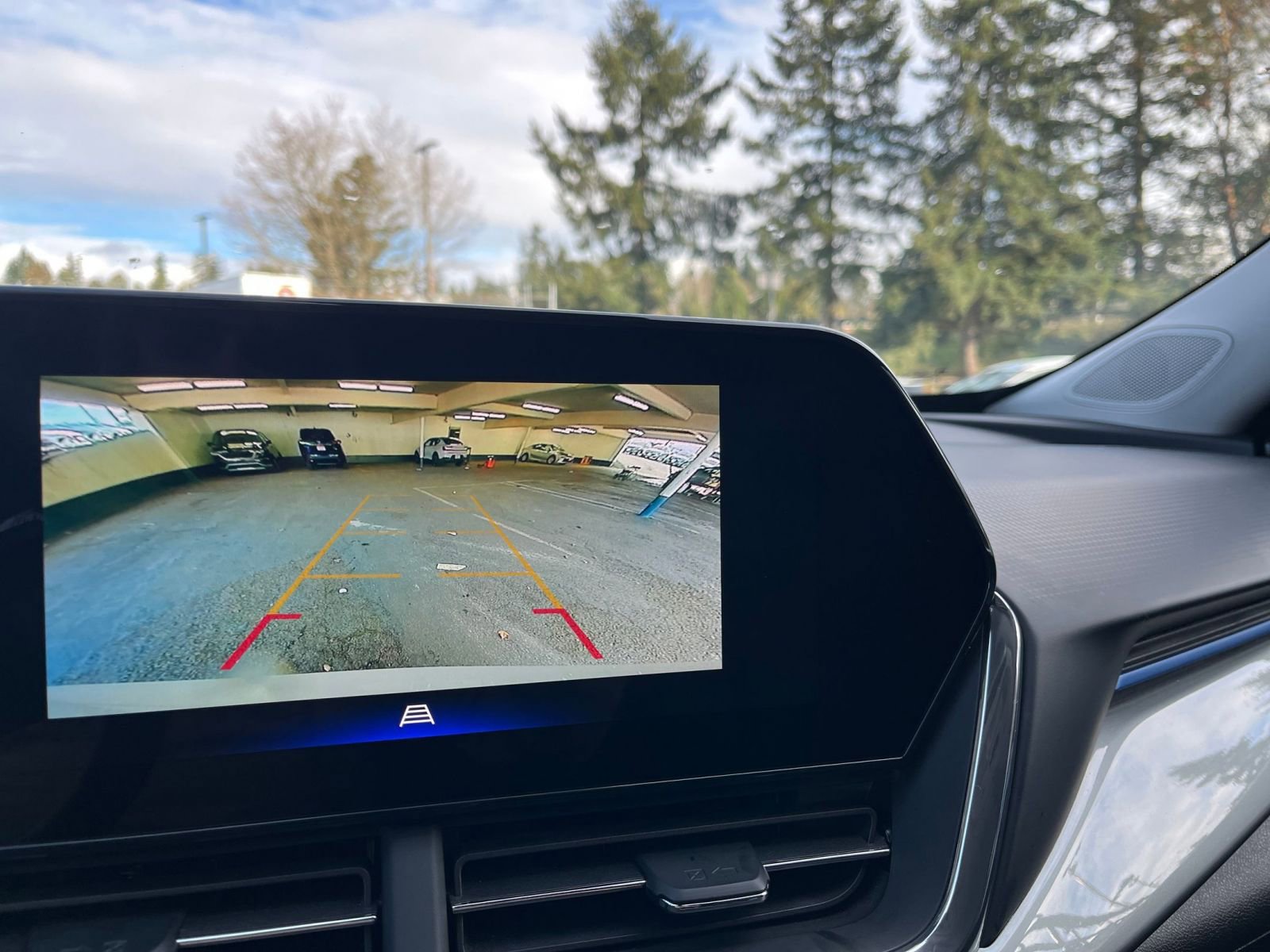 Thumbnail: 2025 Chevrolet Trax - 24