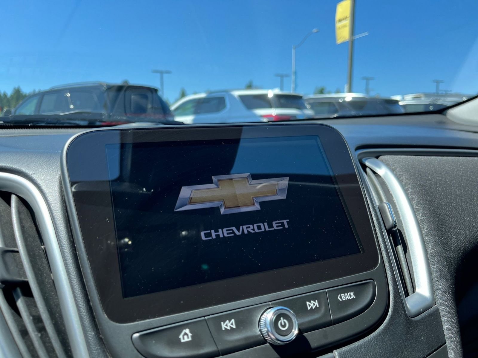 Thumbnail: 2023 Chevrolet Malibu - 21