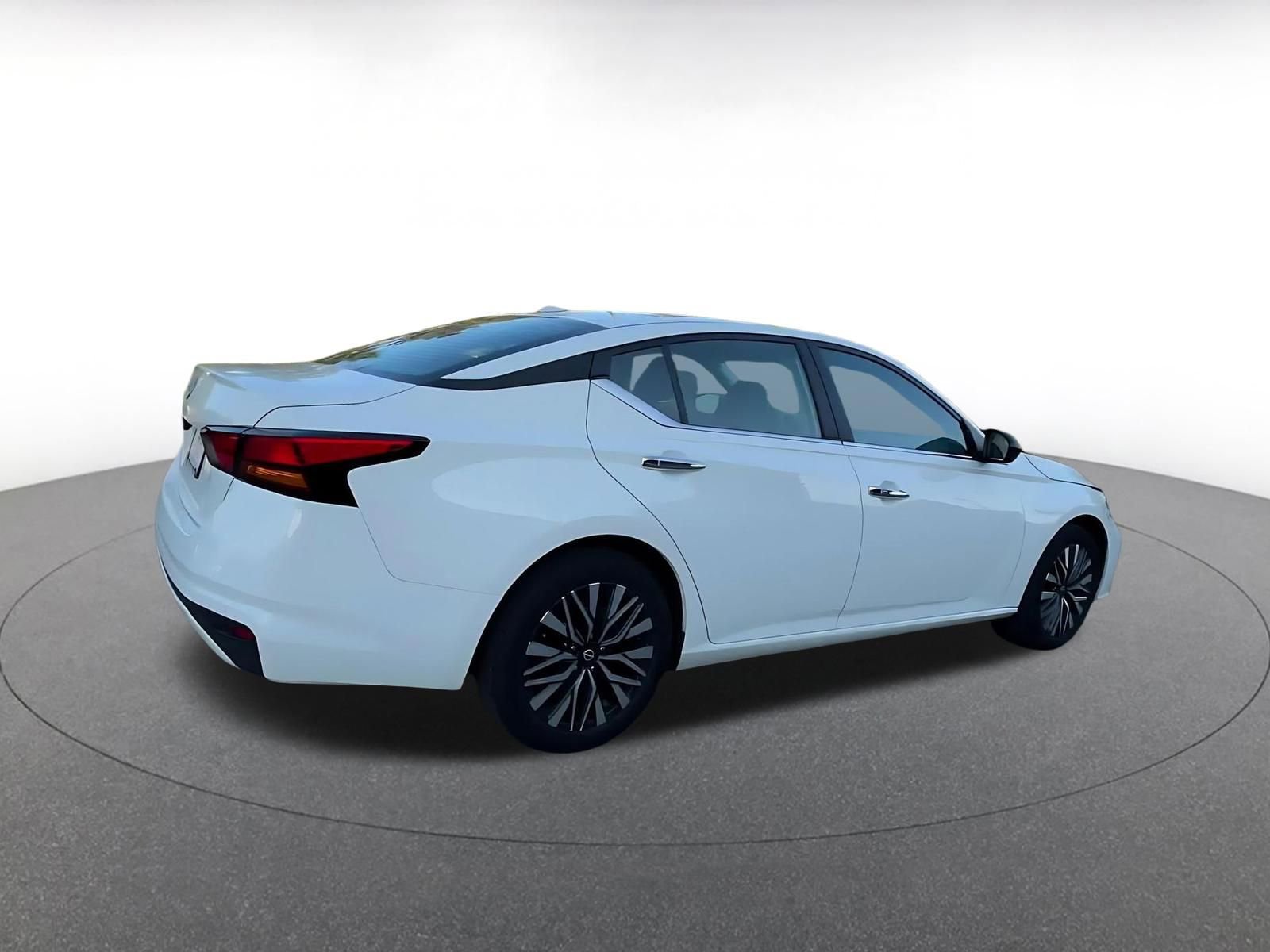 Thumbnail: 2025 Nissan Altima - 15