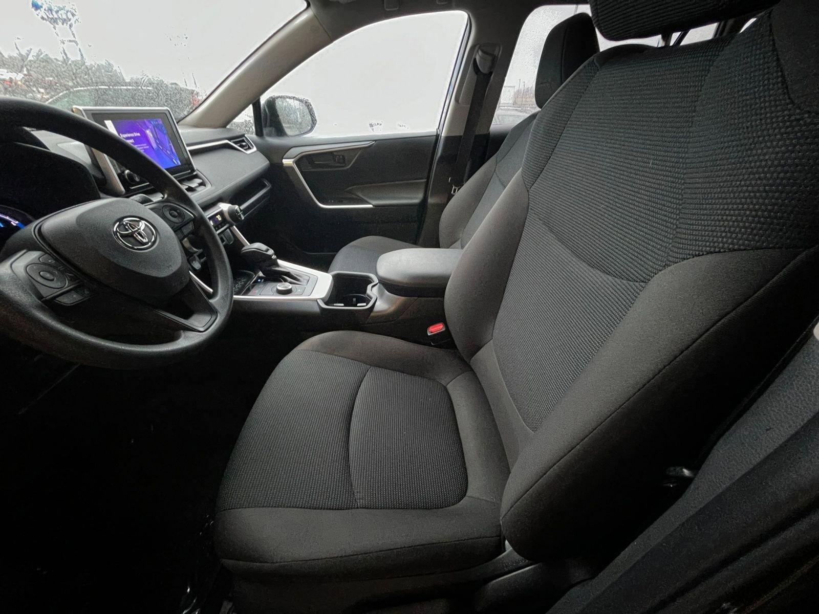 Thumbnail: 2025 Toyota RAV4 - 27