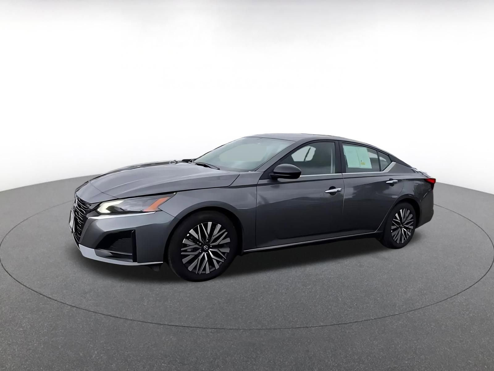 Thumbnail: 2025 Nissan Altima - 8