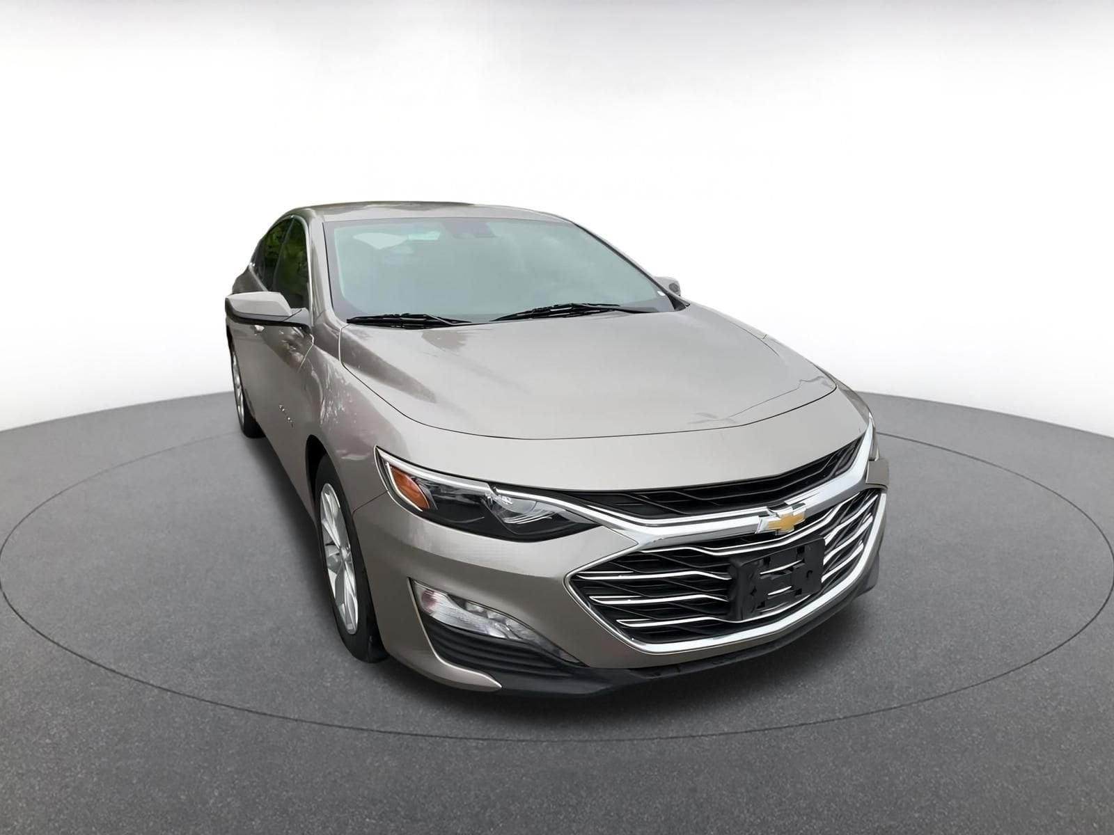 Thumbnail: 2023 Chevrolet Malibu - 3