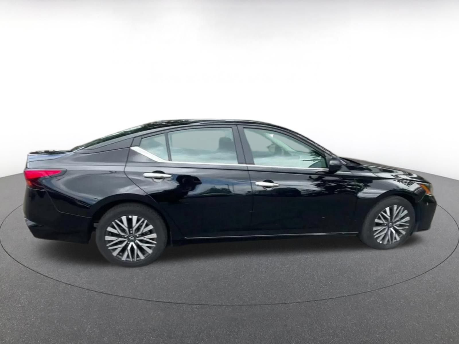 Thumbnail: 2025 Nissan Altima - 14