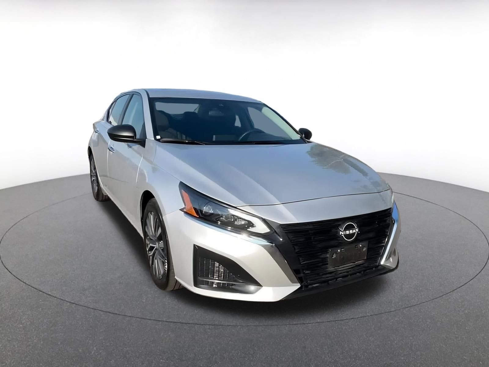 Thumbnail: 2024 Nissan Altima - 3