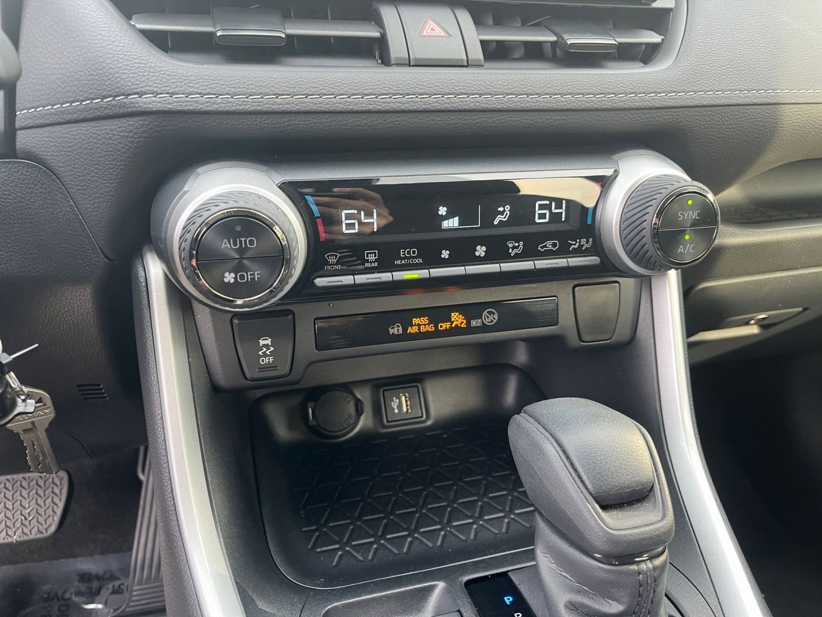 Thumbnail: 2025 Toyota RAV4 - 24