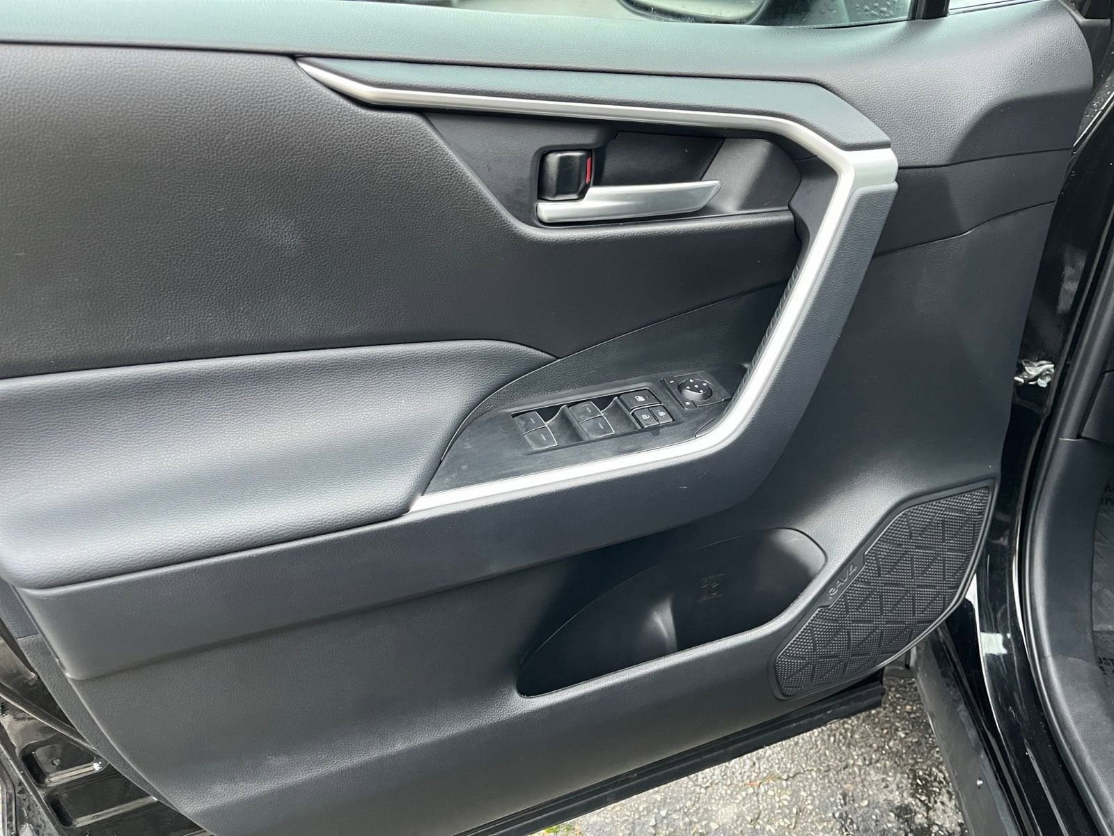 Thumbnail: 2025 Toyota RAV4 - 20