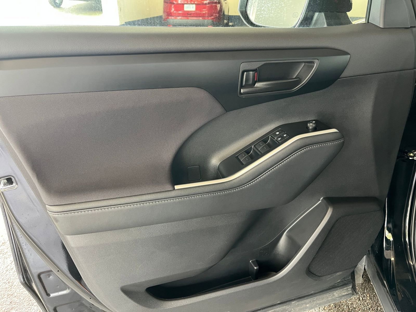 Thumbnail: 2025 Toyota Highlander - 18