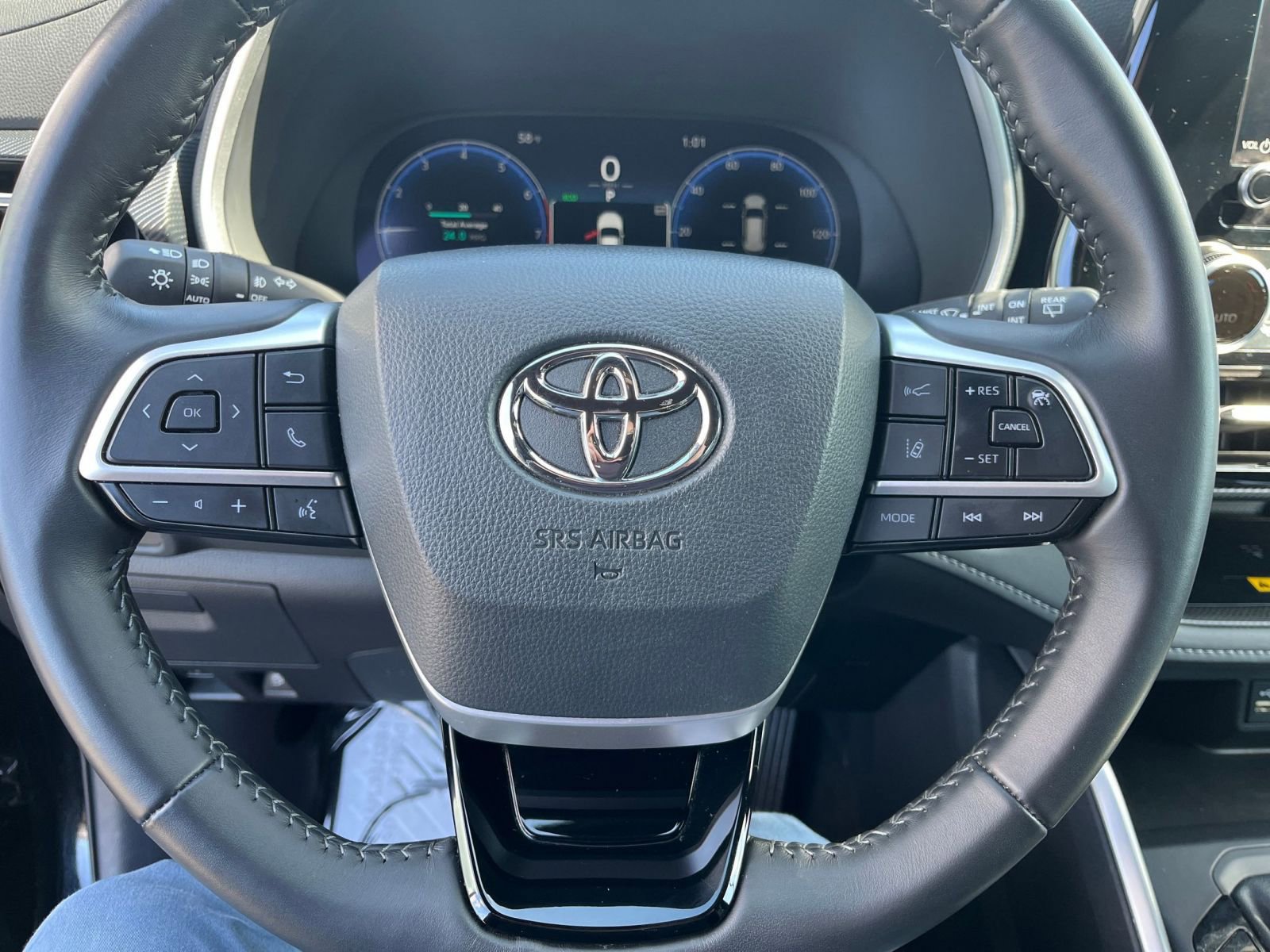 Thumbnail: 2025 Toyota Highlander - 29