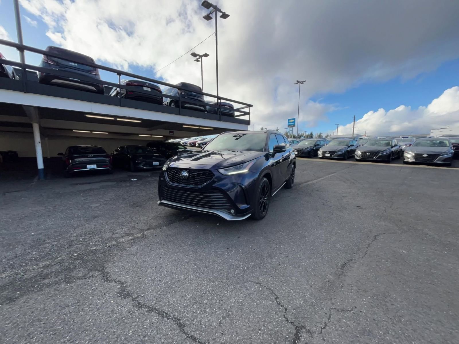 Thumbnail: 2025 Toyota Highlander - 16