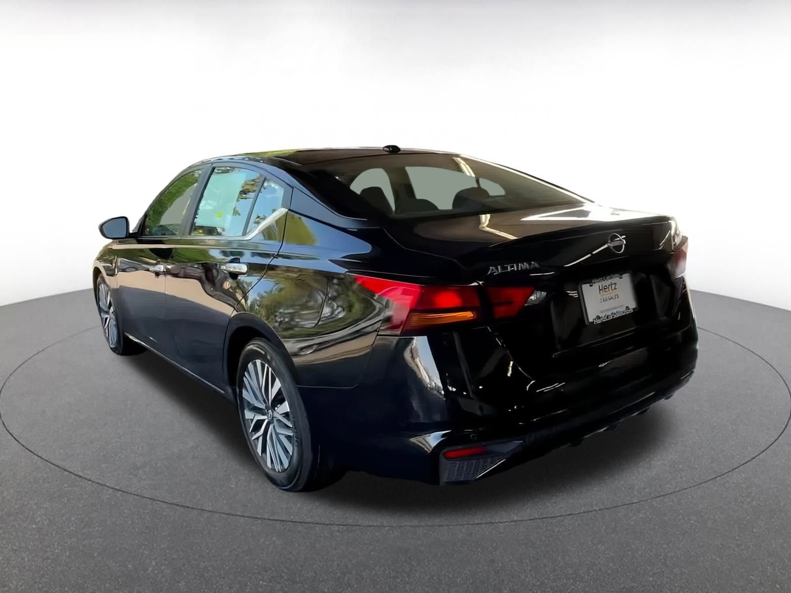 Thumbnail: 2024 Nissan Altima - 10