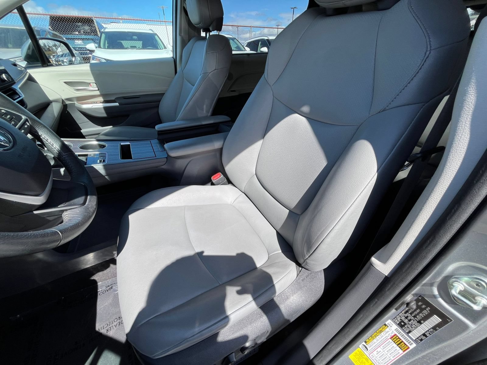 Thumbnail: 2023 Toyota Sienna - 34