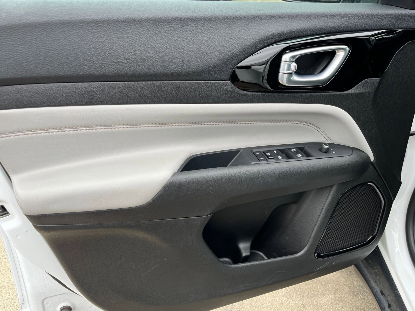 Thumbnail: 2025 Jeep Compass - 18