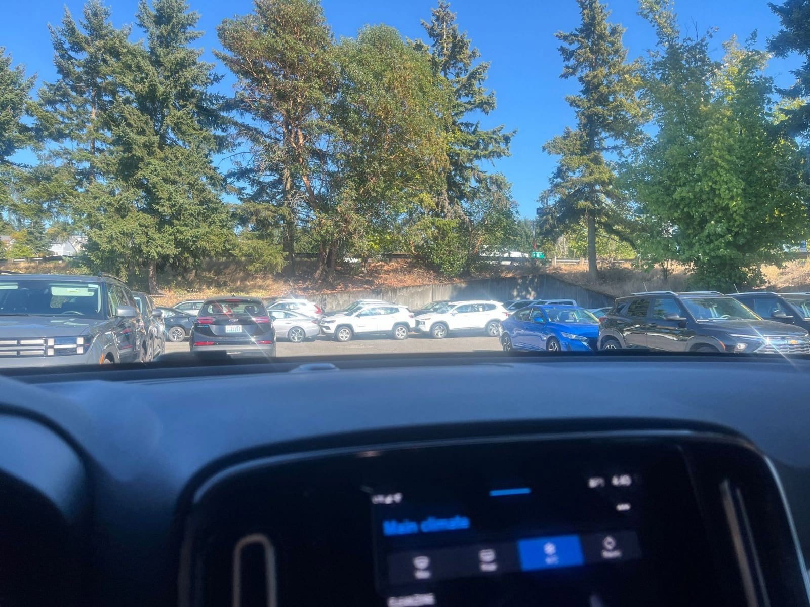 Thumbnail: 2024 Volvo XC40 - 18