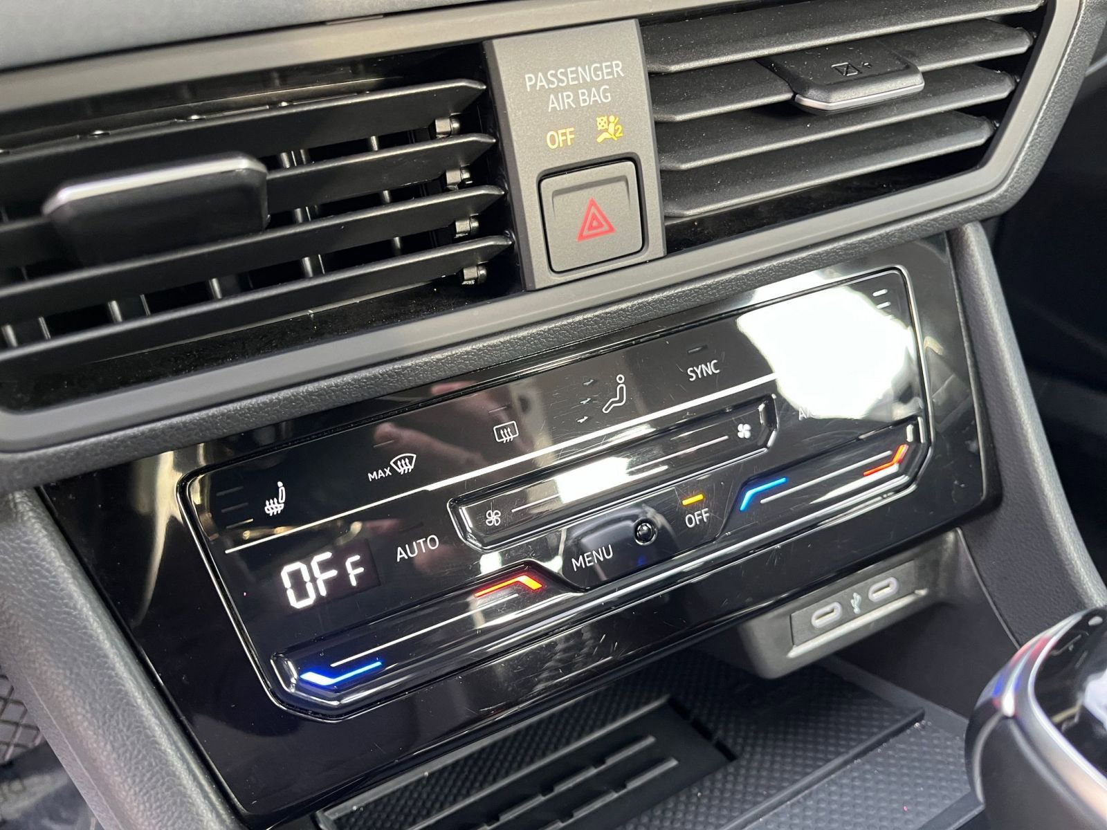 Thumbnail: 2025 Volkswagen Jetta - 24