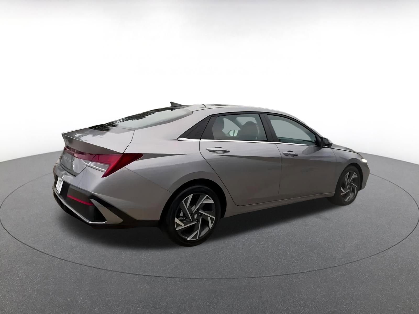 Thumbnail: 2025 Hyundai Elantra - 15