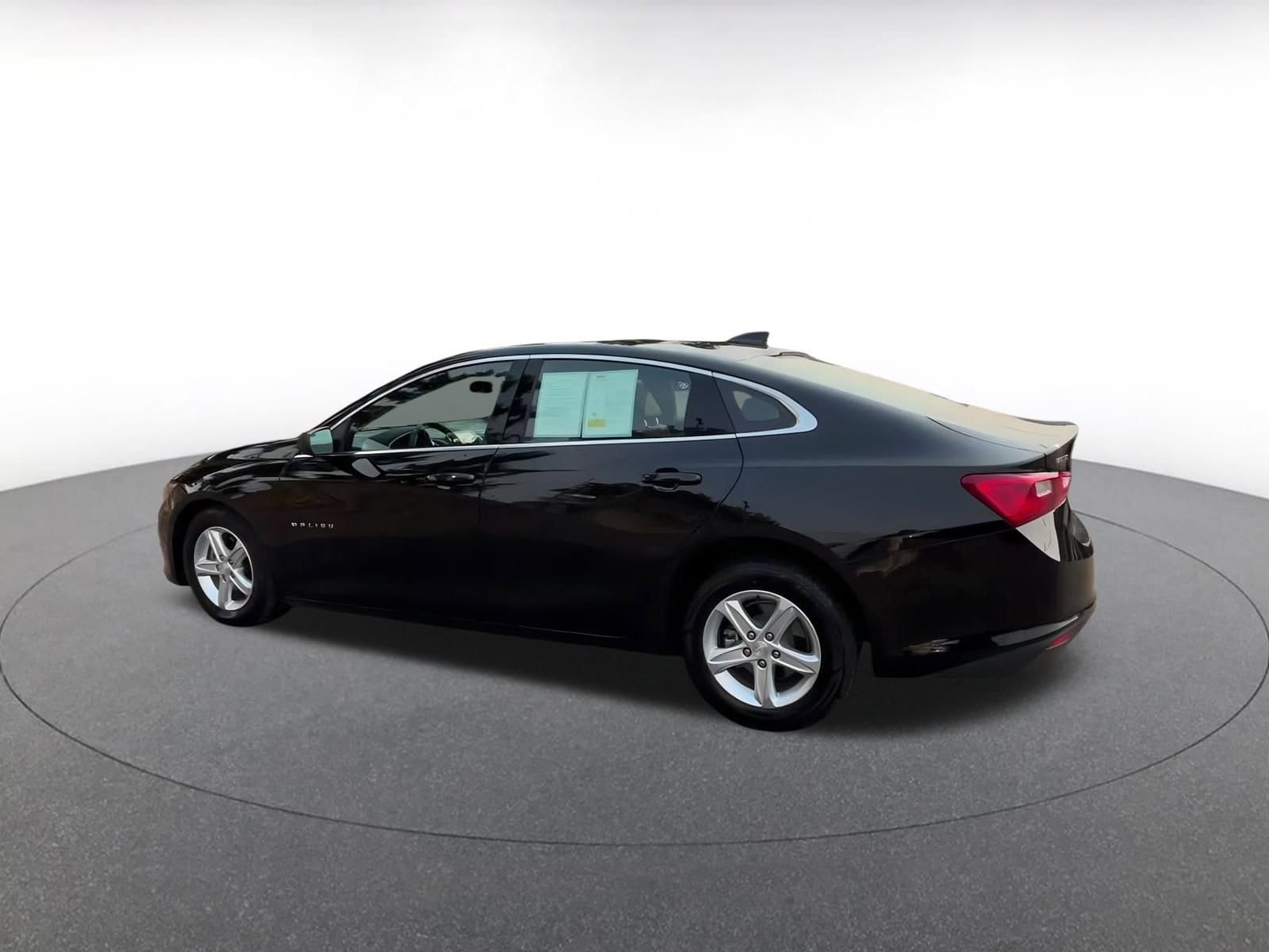 Thumbnail: 2023 Chevrolet Malibu - 10