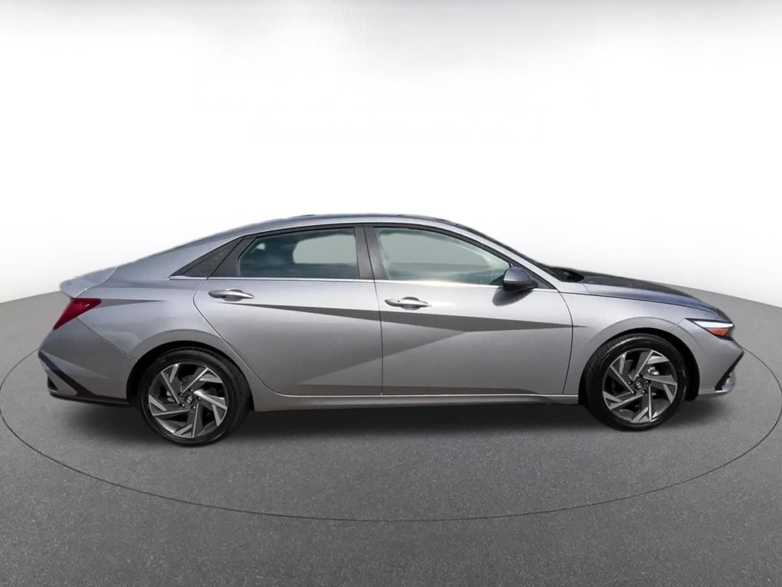 Thumbnail: 2025 Hyundai Elantra - 16