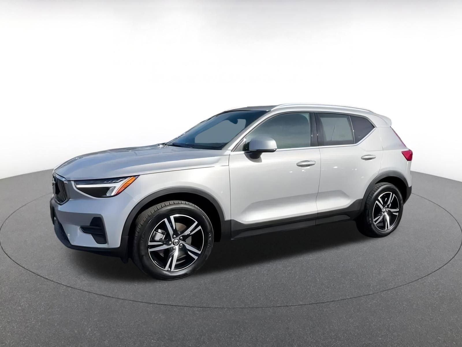 Thumbnail: 2024 Volvo XC40 - 8