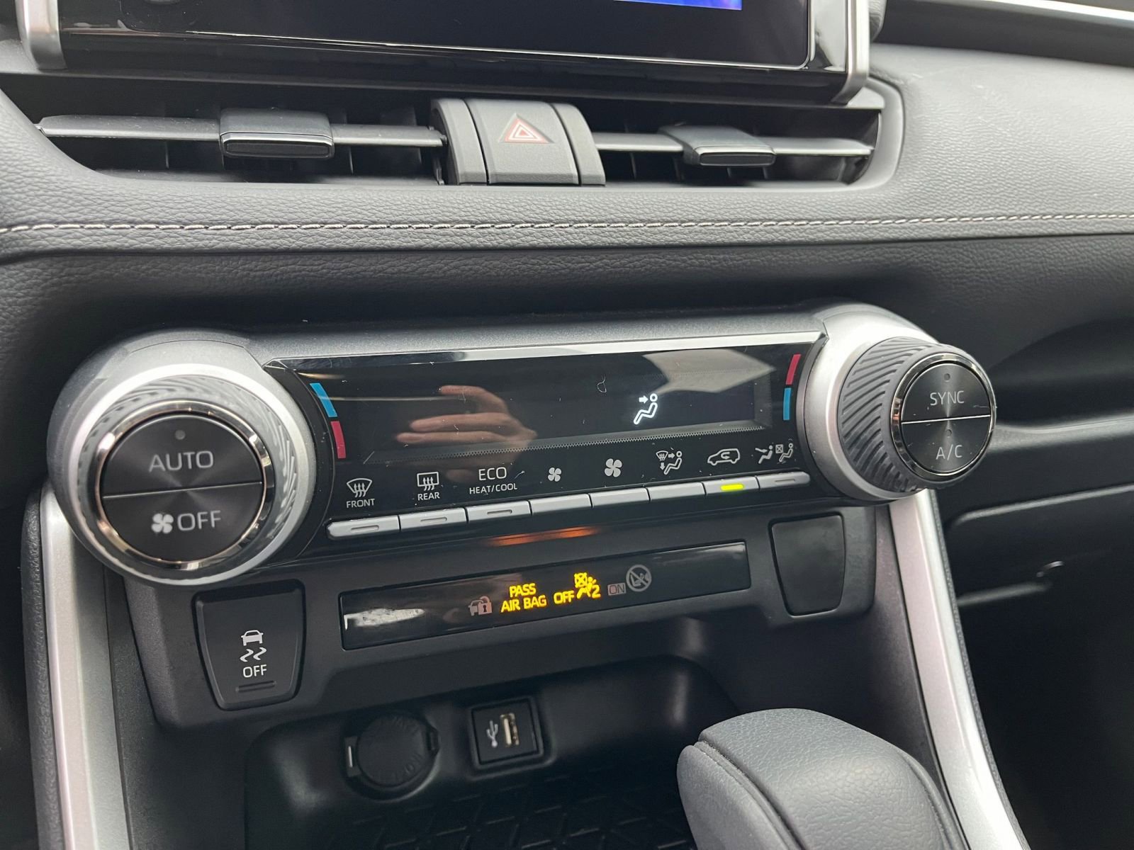 Thumbnail: 2025 Toyota RAV4 - 24