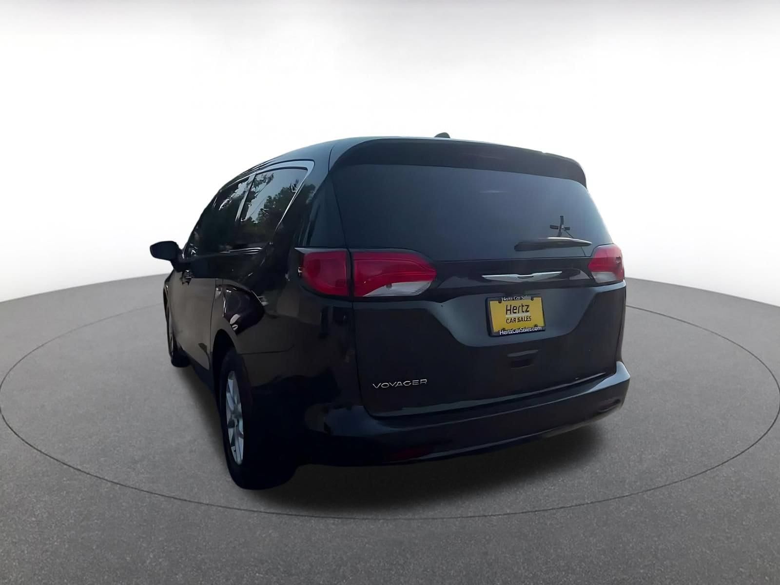 Thumbnail: 2024 Chrysler Voyager - 9