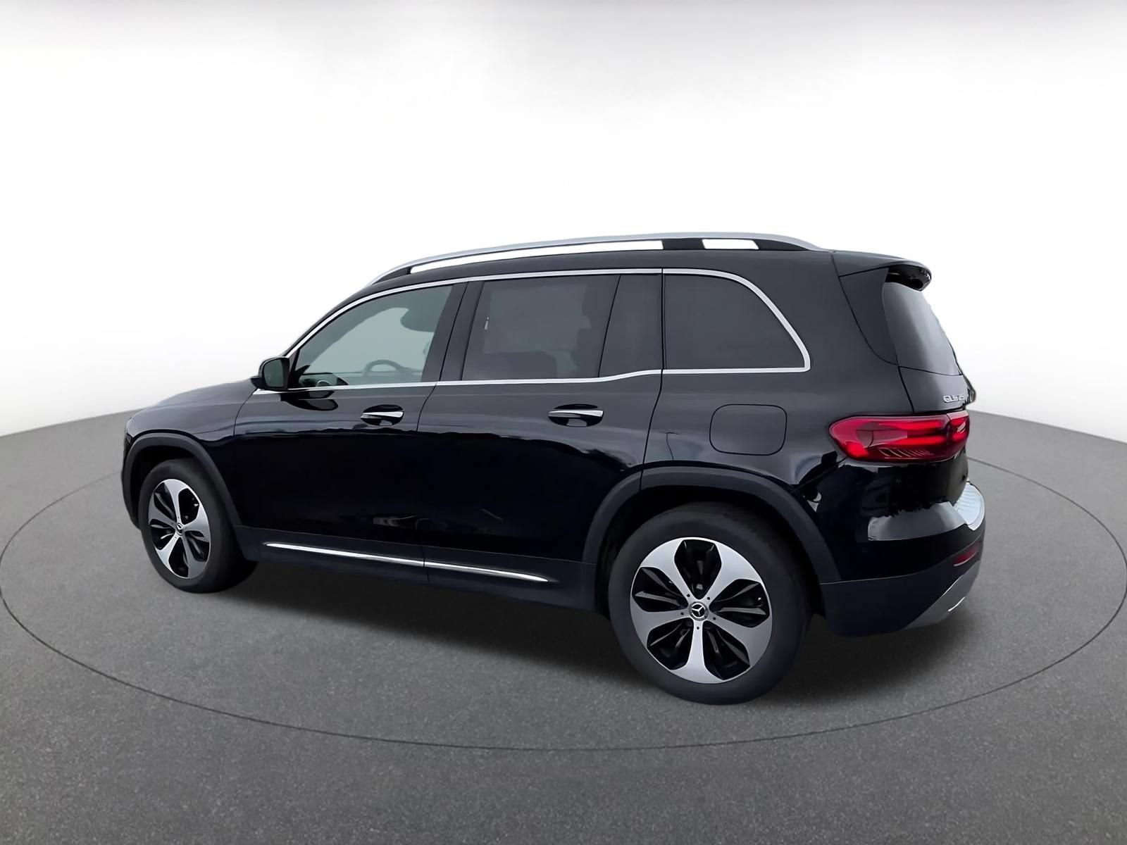 Thumbnail: 2025 Mercedes-Benz GLB - 10