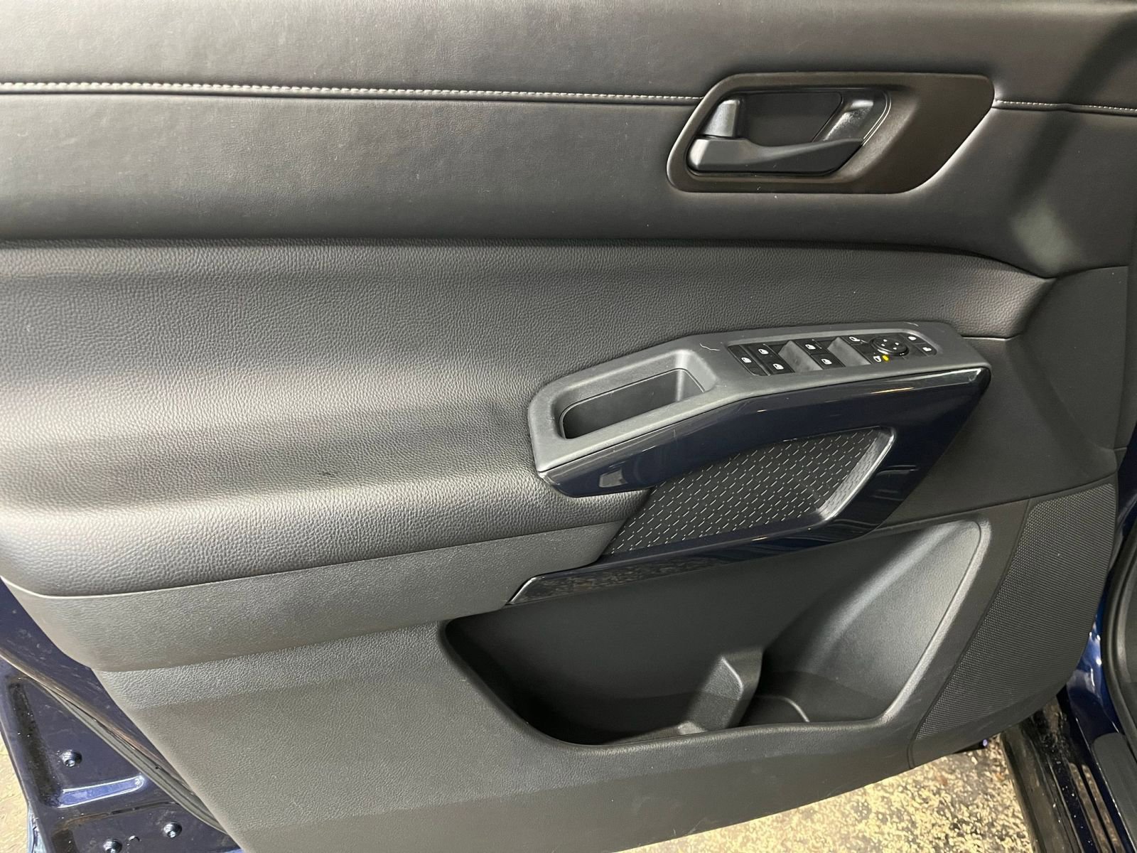 Thumbnail: 2025 Nissan Pathfinder - 18