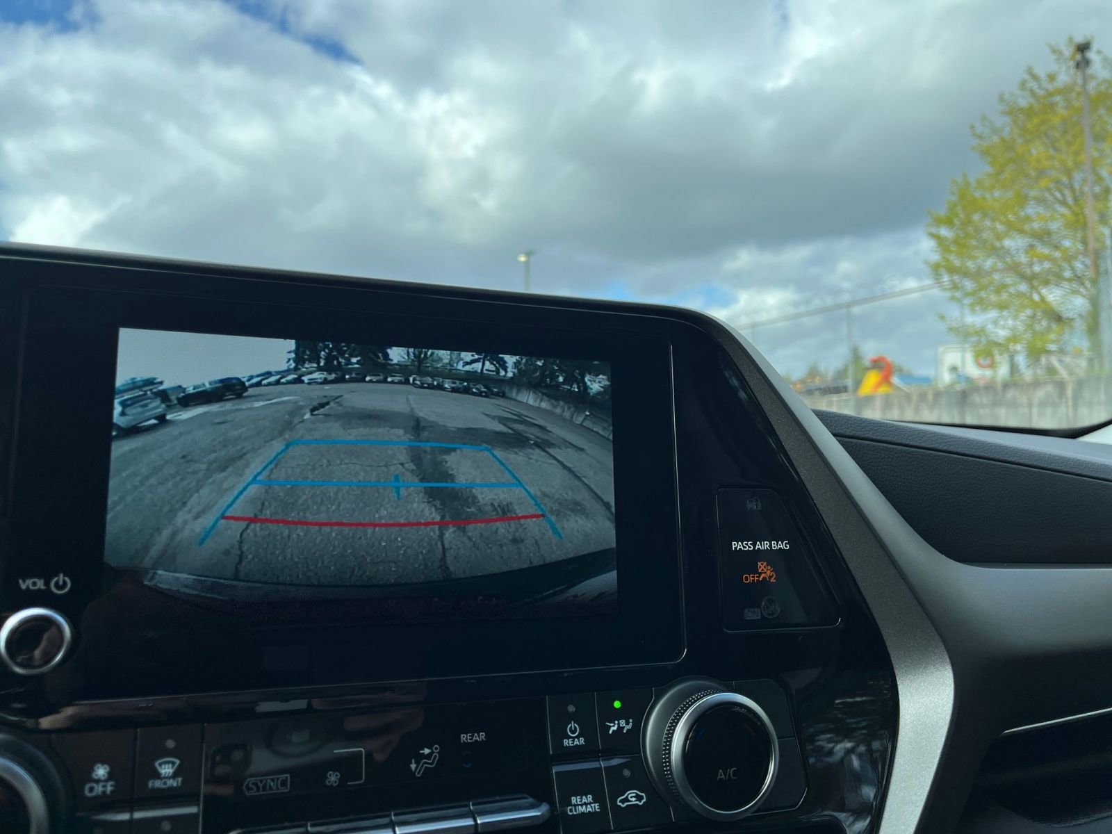 Thumbnail: 2025 Toyota Highlander - 25