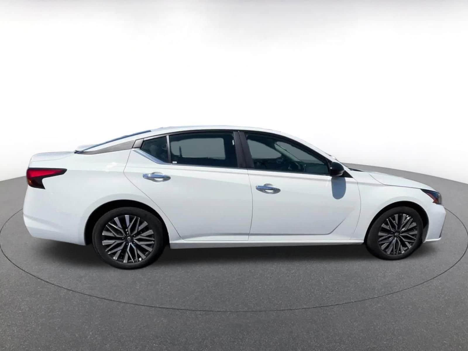 Thumbnail: 2025 Nissan Altima - 16