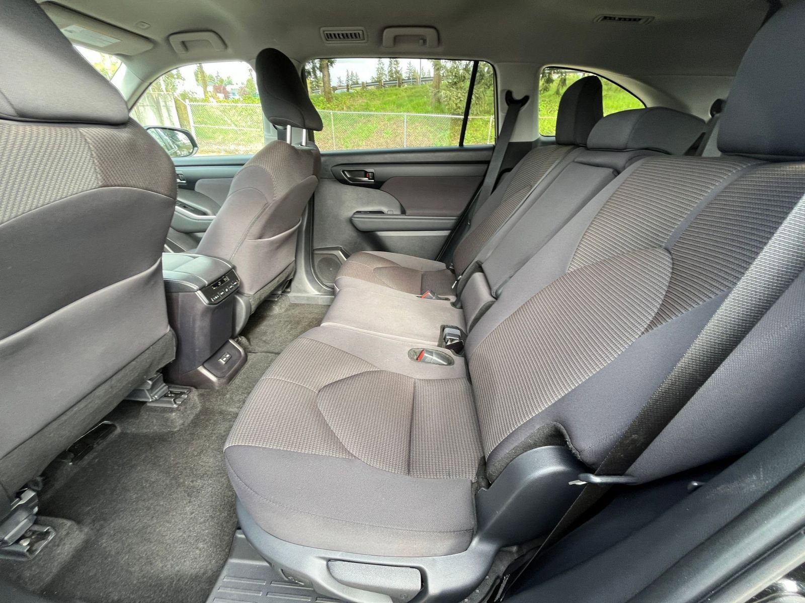 Thumbnail: 2025 Toyota Highlander - 27