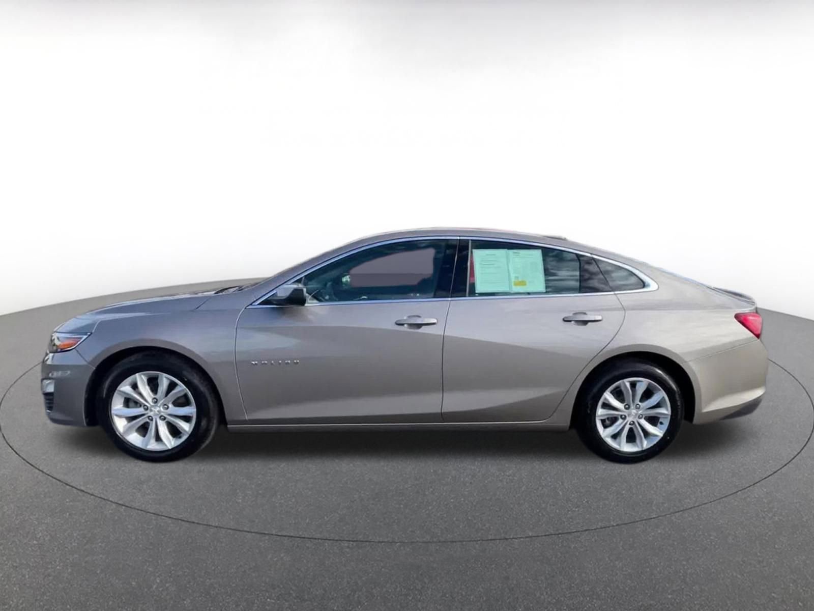 Thumbnail: 2024 Chevrolet Malibu - 9