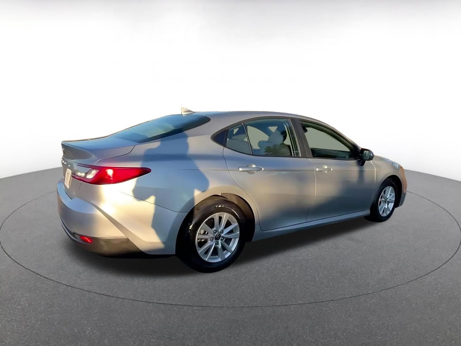 Thumbnail: 2025 Toyota Camry - 15