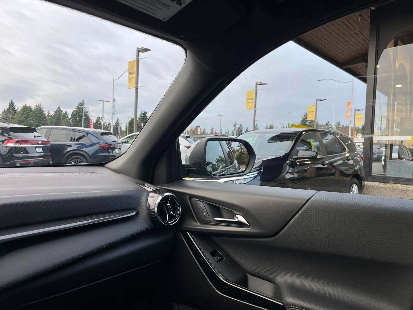 Thumbnail: 2025 Chevrolet Equinox - 35