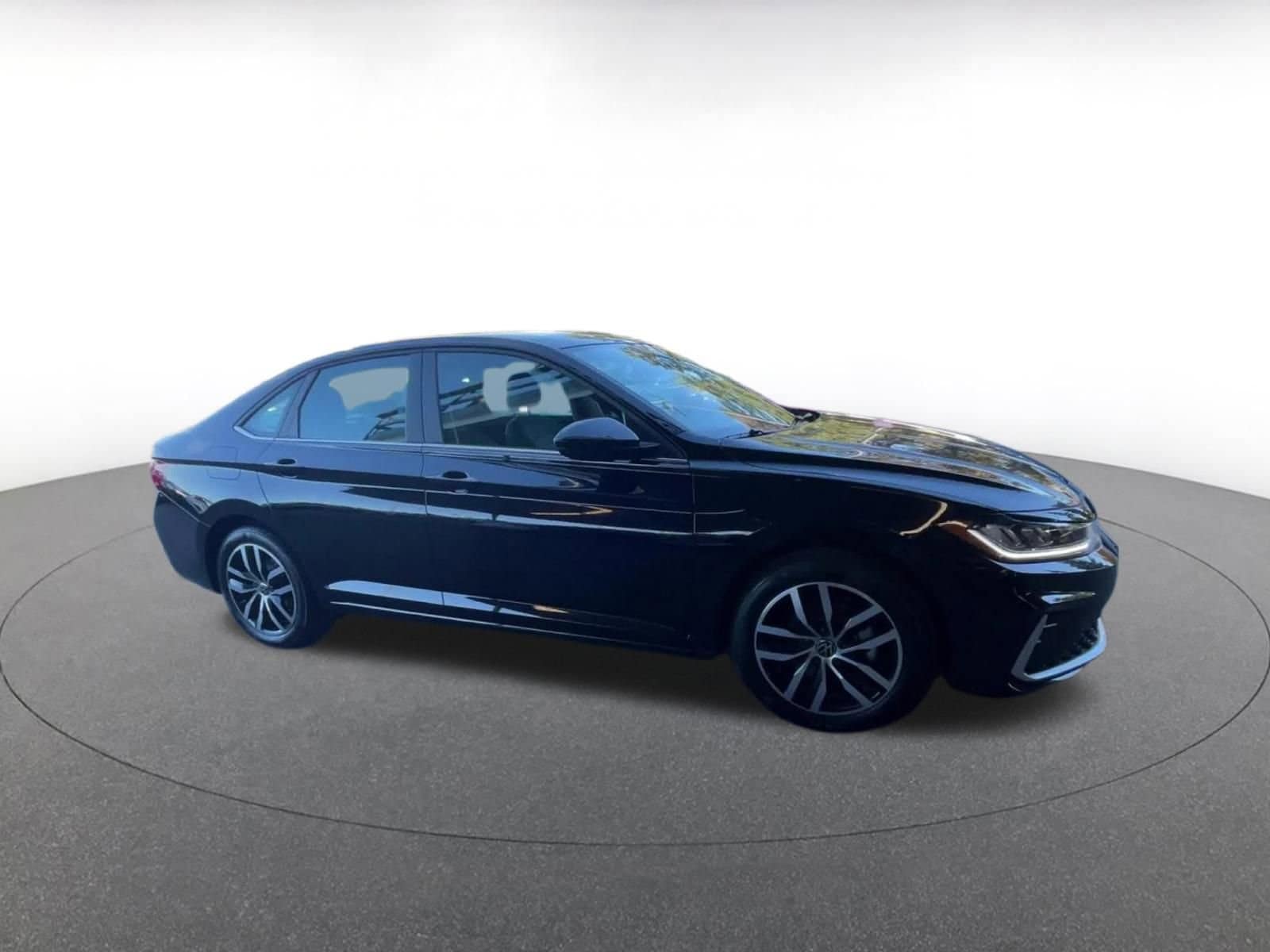 Thumbnail: 2025 Volkswagen Jetta - 2