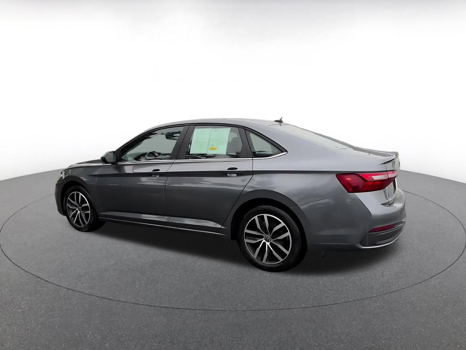 Thumbnail: 2025 Volkswagen Jetta - 10